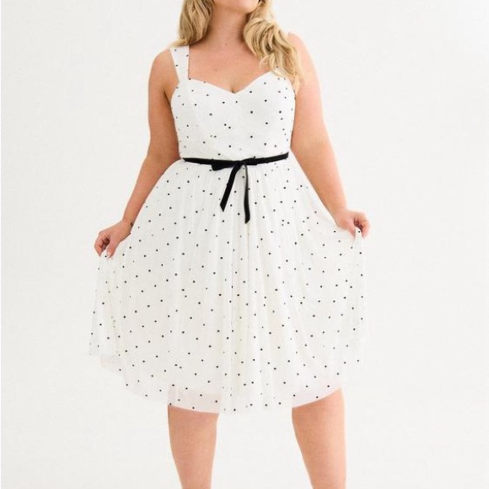 NWT Torrid Retro Chic Flocked Mesh Belted Polka-Dot Dress Plus Size‎ 24W